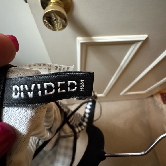 H&M Divided Monochrome Striped Dress-Size Large - Picture 4 of 6